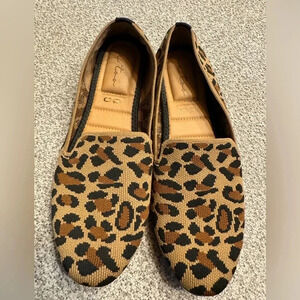Me Too Bree Animal Print Flats Brea Sustainable Textile Sz 8M Leopard Cheetah